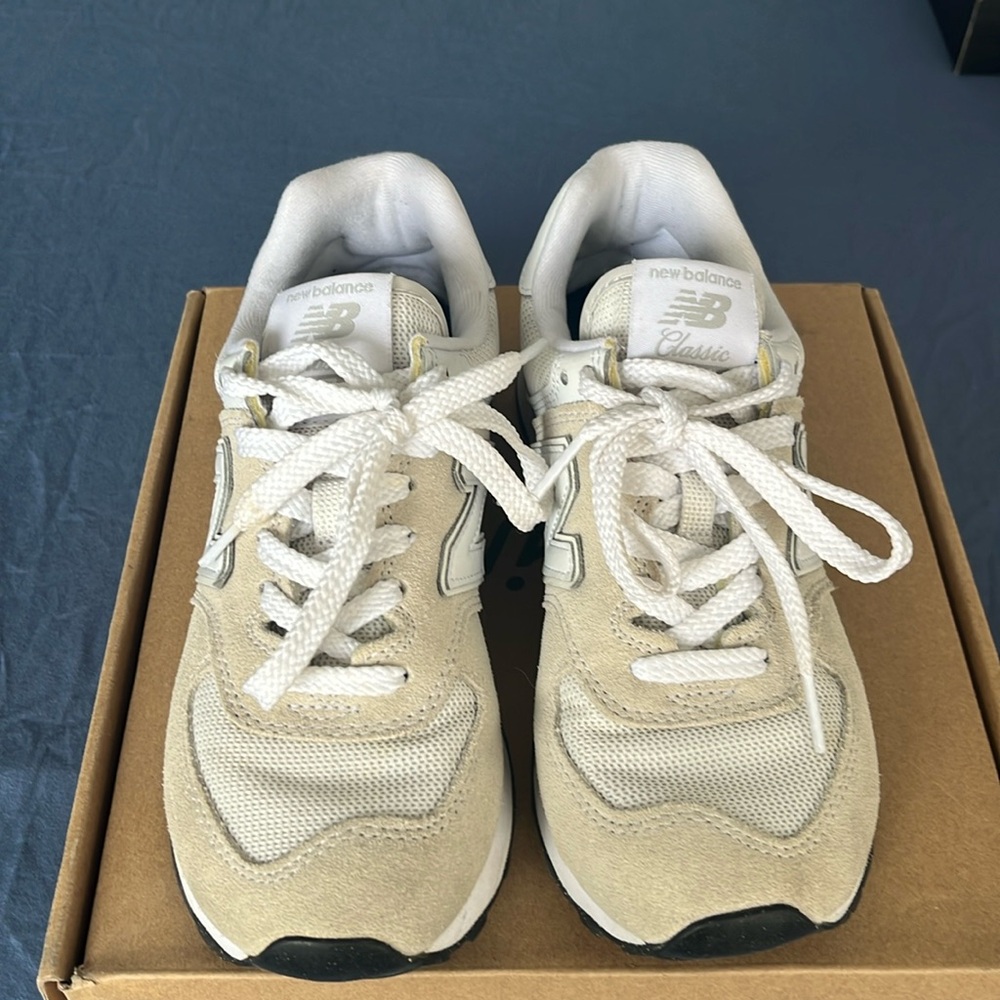 Women’s New Balance 574 Classic